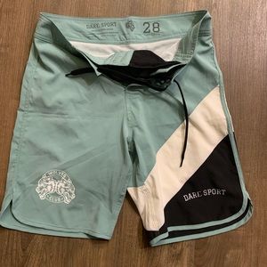 Men’s board shorts